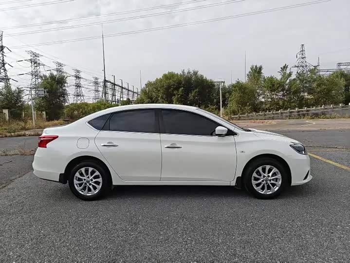 2022 Xuan Yi Classic 1.6XE CVT Comfort Edition - zdjęcie 14