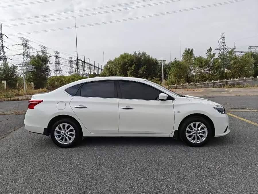 2022 Xuan Yi Classic 1.6XE CVT Comfort Edition - zdjęcie 4