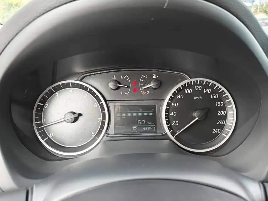 2022 Xuan Yi Classic 1.6XE CVT Comfort Edition - zdjęcie 10