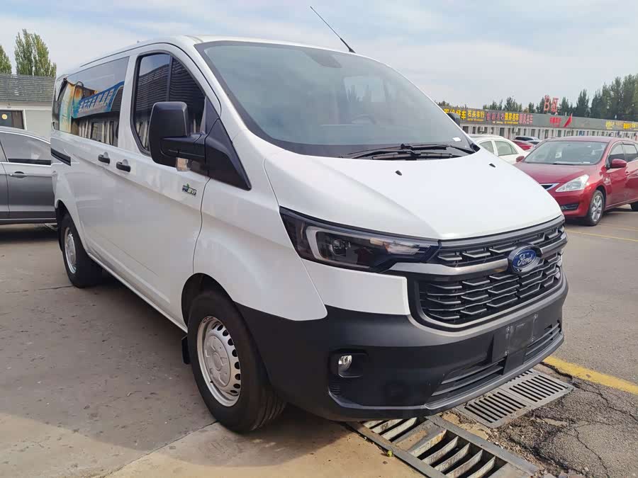 2023 2.0T Diesel Manual Multifunction Commercial Vehicle Short Wheelbase Low Roof 5/6 Seats - zdjęcie 1