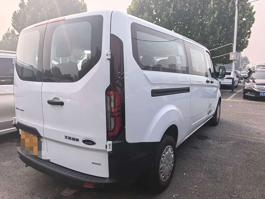 2023 2.0T Gas Auto Commercial Travel Medium Wheelbase Medium Roof 10/11/12 Seats - zdjęcie 15