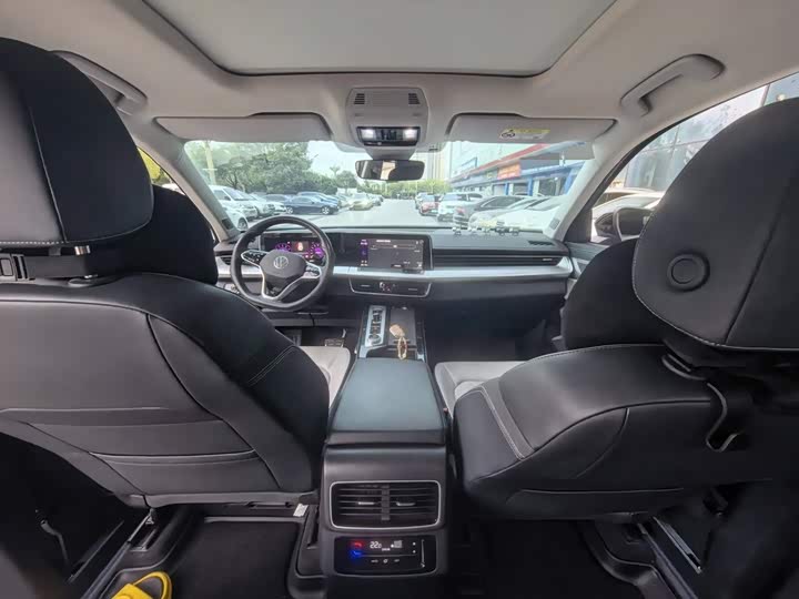 2023 380TSI 4WD R-Line First Edition - zdjęcie 10