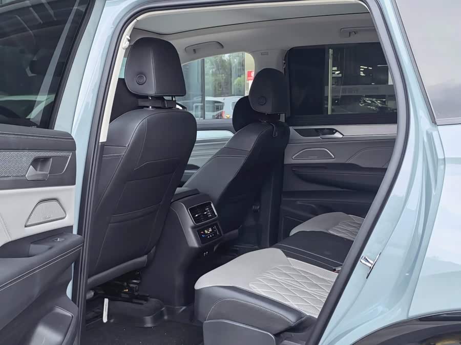 2023 380TSI 4WD R-Line First Edition - zdjęcie 3