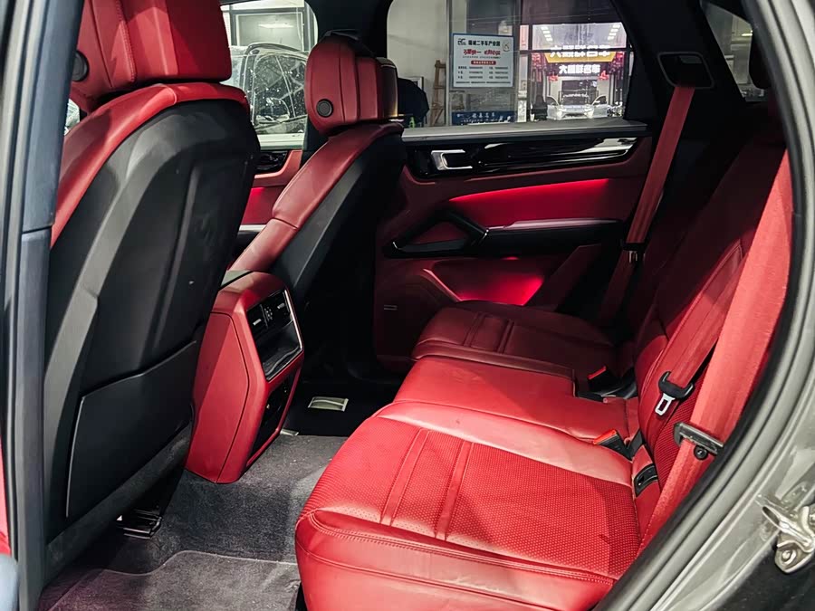2023 Cayenne Coupe E-Hybrid 2.0T Platinum - zdjęcie 3