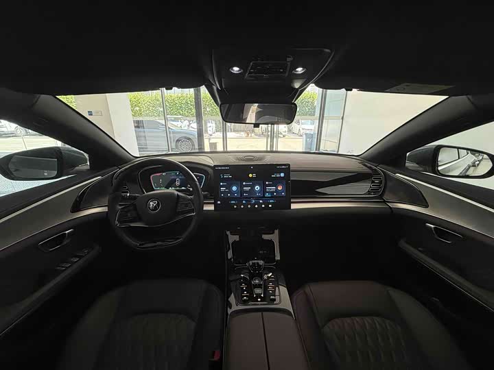 2023 EV Champion 605KM FWD Premium - zdjęcie 16