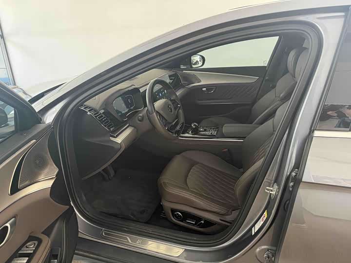 2023 EV Champion 605KM FWD Premium - zdjęcie 18
