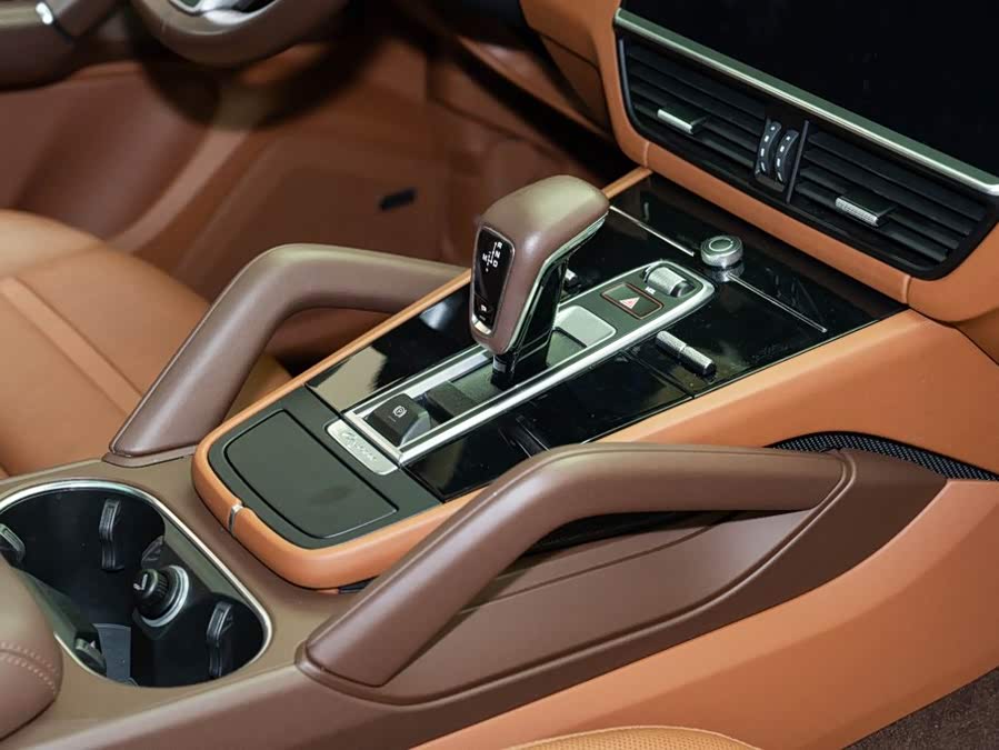 2023 Porsche Cayenne 3.0T Platinum Edition - zdjęcie 15