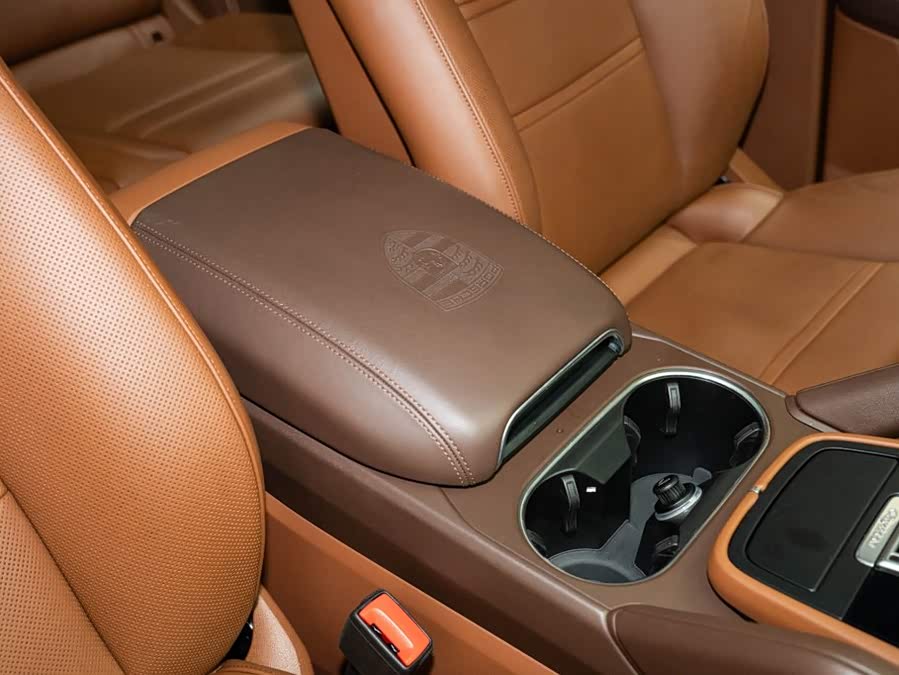 2023 Porsche Cayenne 3.0T Platinum Edition - zdjęcie 16