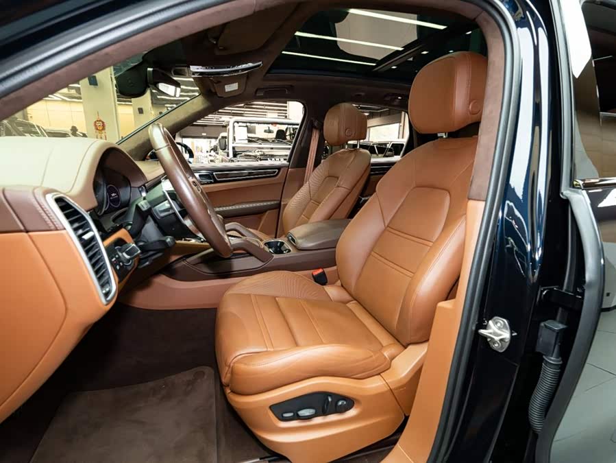 2023 Porsche Cayenne 3.0T Platinum Edition - zdjęcie 6