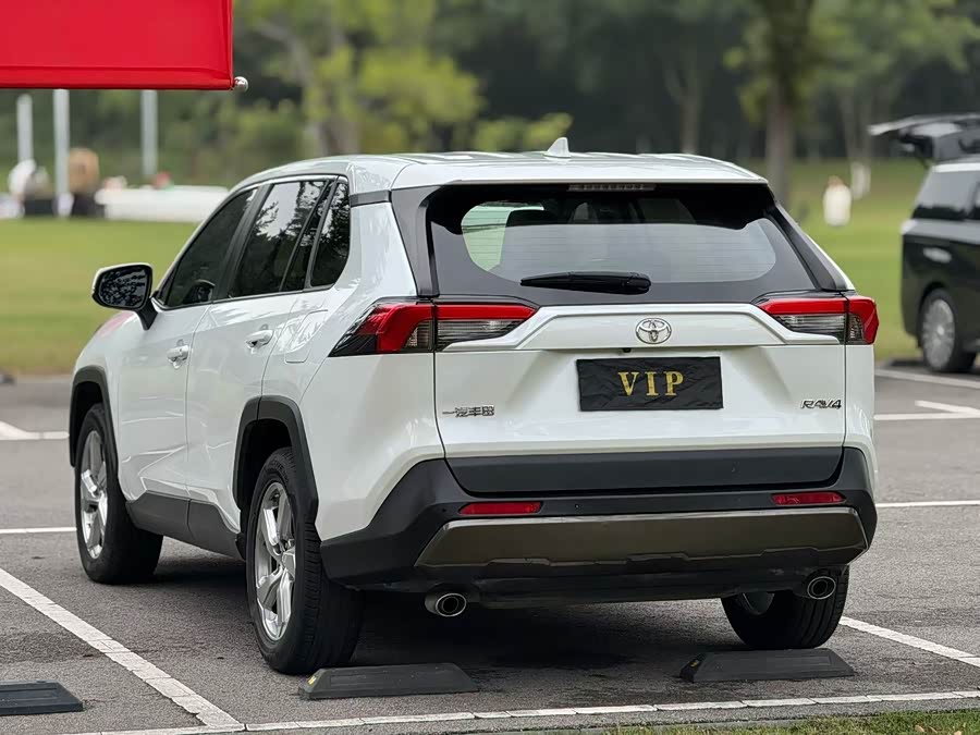 2023 RAV4 2.0L CVT 2WD Fashion - zdjęcie 7