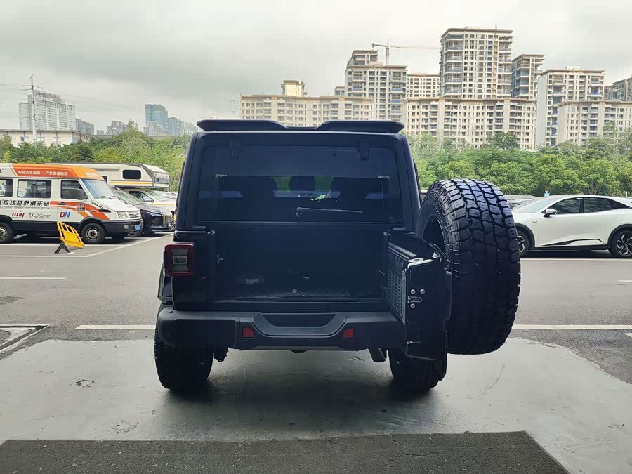 2024 Jeep Wrangler 2.0T 4xe Sahara - zdjęcie 17