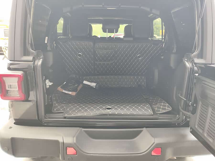 2024 Jeep Wrangler 2.0T 4xe Sahara - zdjęcie 18
