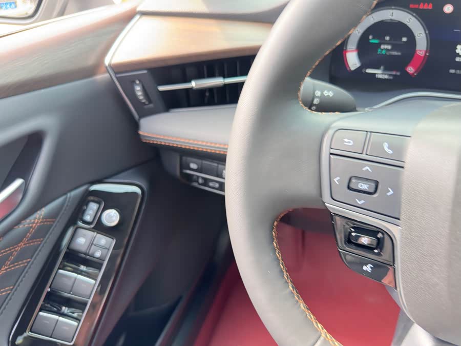 2024 Toyota Avalon 2.0L Luxury - zdjęcie 13