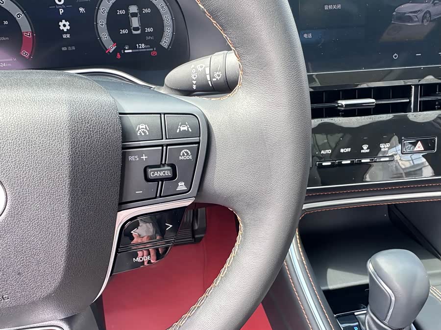 2024 Toyota Avalon 2.0L Luxury - zdjęcie 14