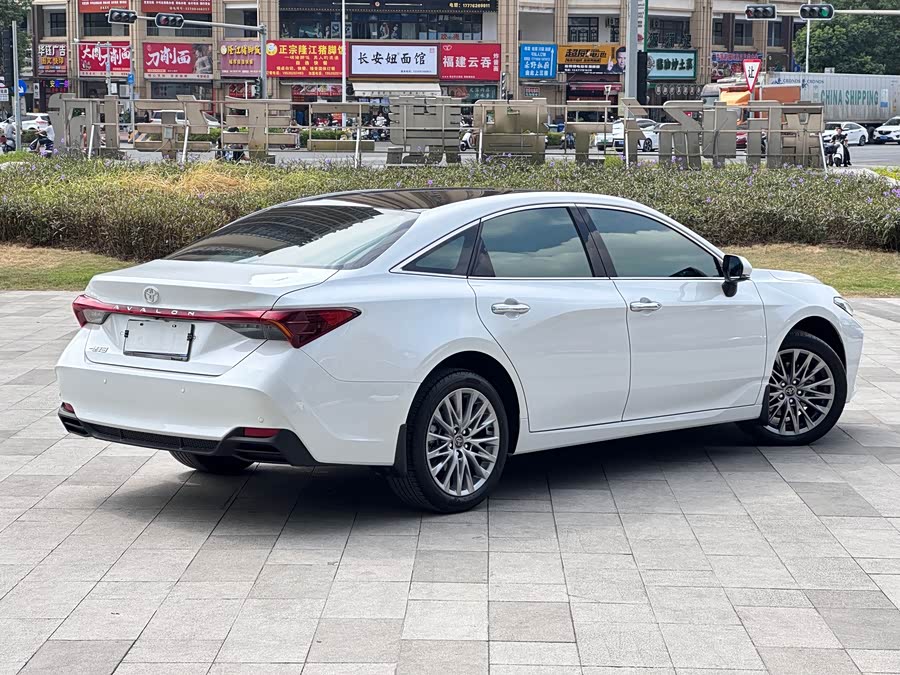 2024 Toyota Avalon 2.0L Luxury - zdjęcie 4