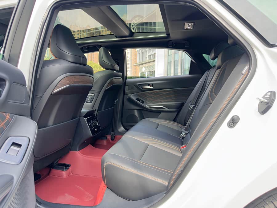 2024 Toyota Avalon 2.0L Luxury - zdjęcie 8