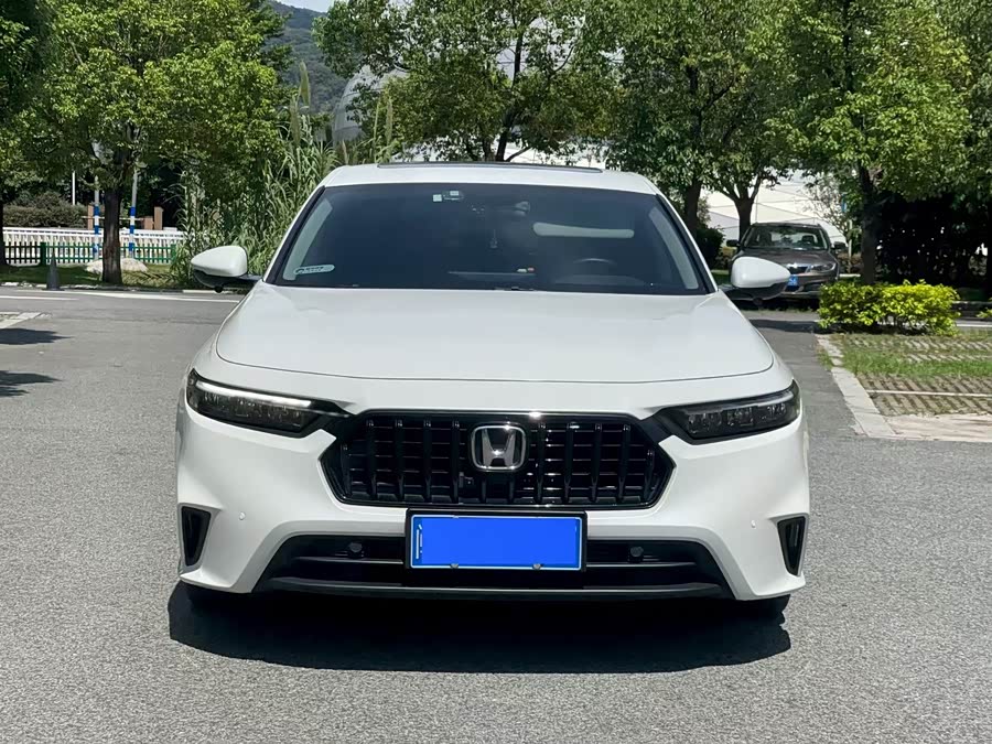 2025 Elegant Edition 260TURBO - zdjęcie 2