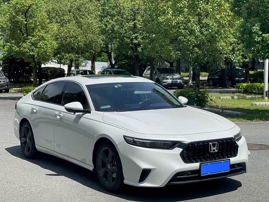 2025 Elegant Edition 260TURBO - zdjęcie 3