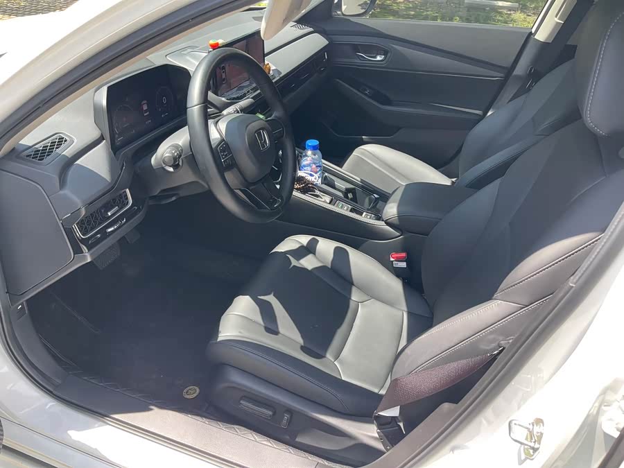 2025 Elegant Edition 260TURBO - zdjęcie 6