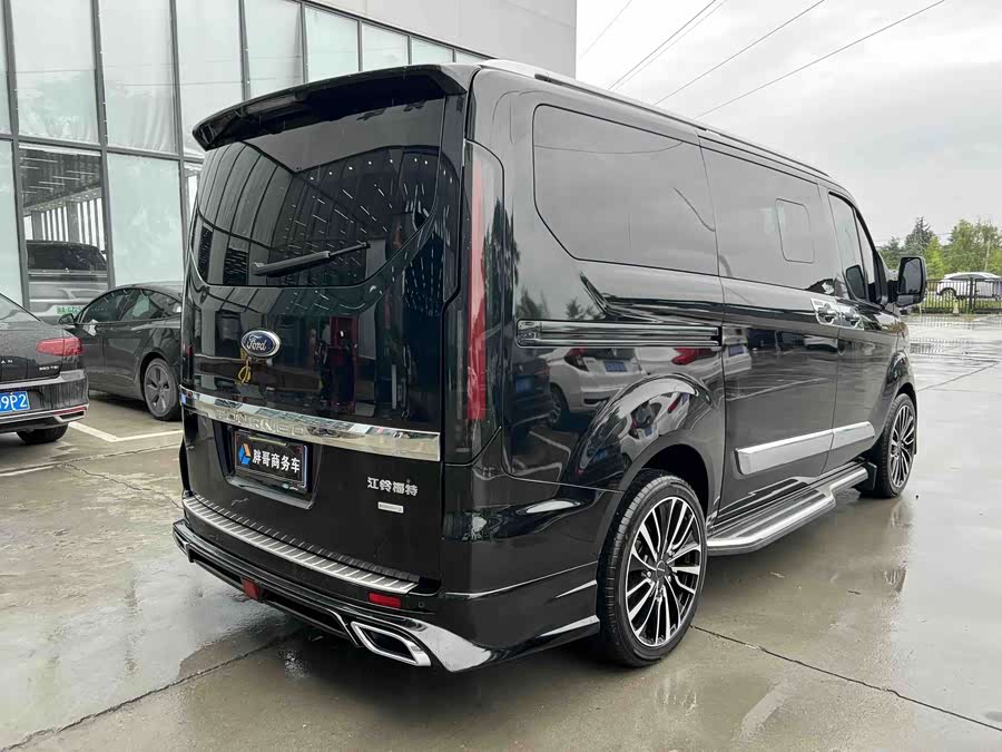2025 Ford Black Knight 2.0T Gas Pursuit Edition - zdjęcie 10