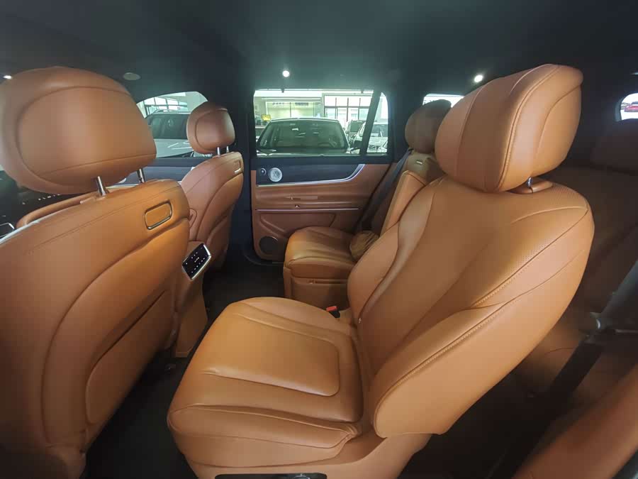 AITO M9 2024 Range Extender Ultra Edition 42kWh 6-Seater - zdjęcie 9