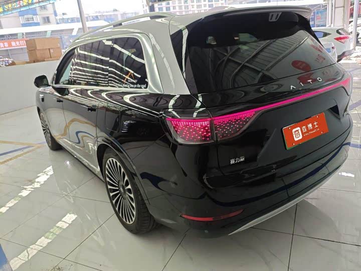 AITO M9 2025 Range Extender Ultra Version 52kWh 6-Seater (192-Line Laser Radar) - zdjęcie 16