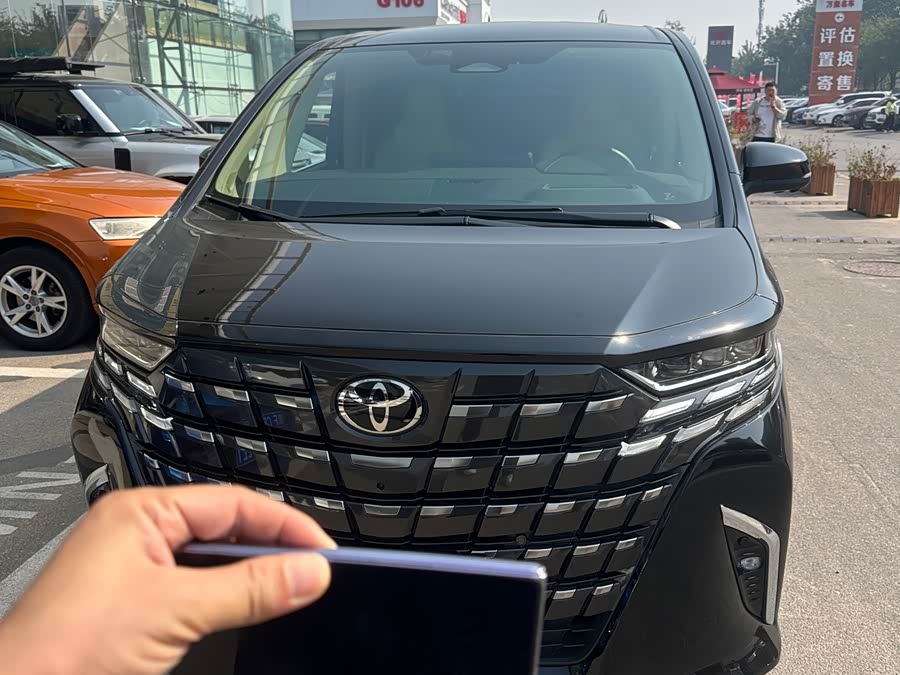 Alphard 2024 Dual Engine 2.5L Premium Edition - zdjęcie 1