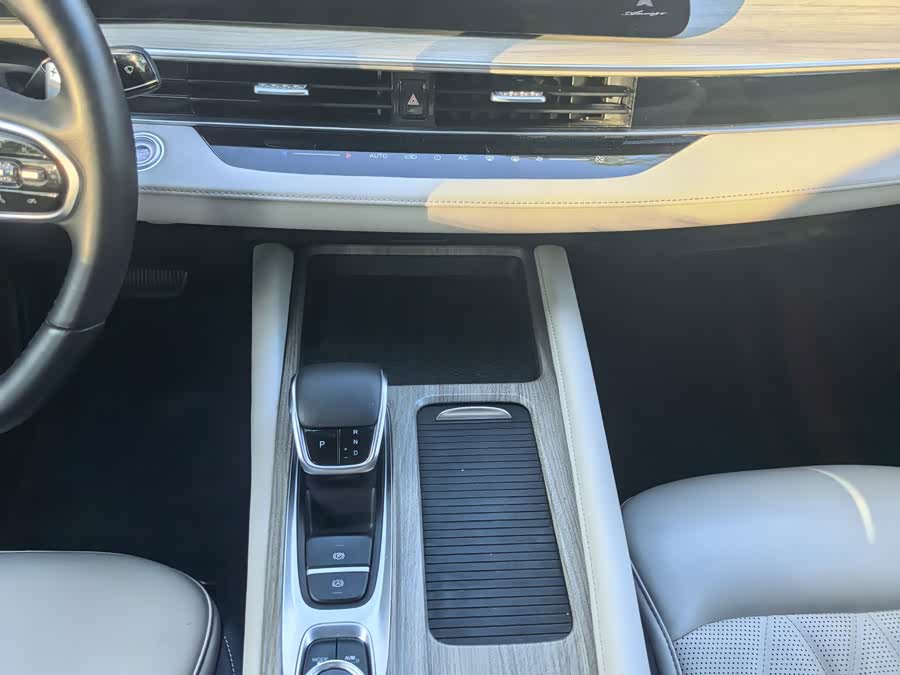 Ariya 8 2022 1.6T DCT Standard - zdjęcie 8