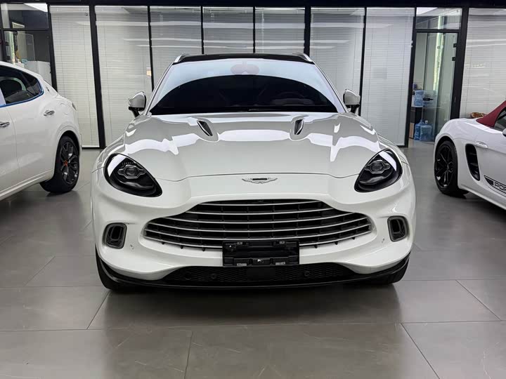 Aston Martin DBX 2023 4.0T V8 - zdjęcie 13