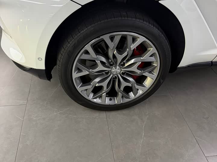 Aston Martin DBX 2023 4.0T V8 - zdjęcie 15