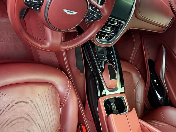 Aston Martin DBX 2023 4.0T V8 - zdjęcie 19