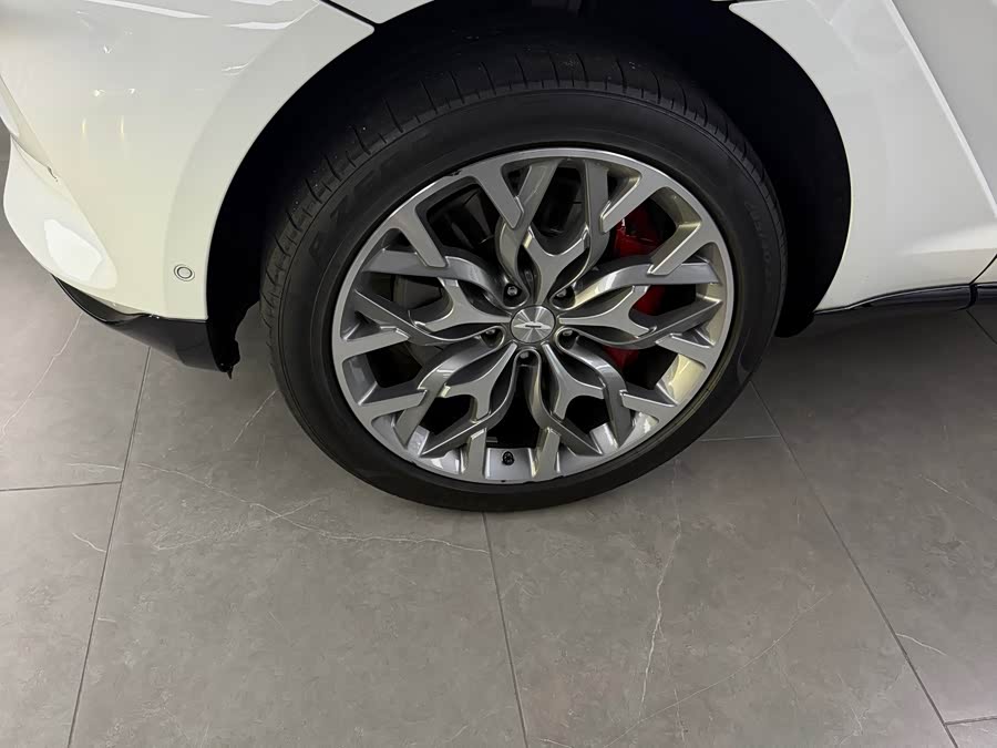 Aston Martin DBX 2023 4.0T V8 - zdjęcie 4