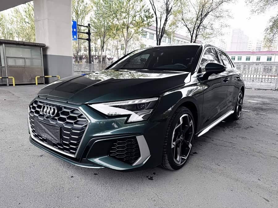 Audi A3 2024 Sportback 35 TFSI Luxury Sport - zdjęcie 1