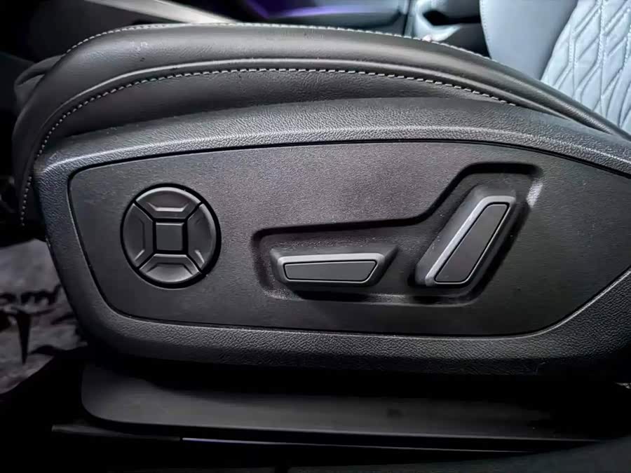 Audi A3 2024 Sportback 35 TFSI Luxury Sport - zdjęcie 12