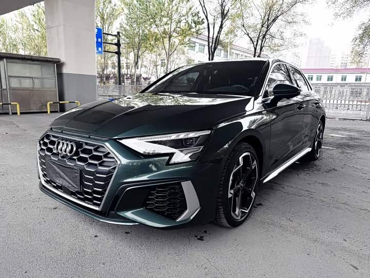 Audi A3 2024 Sportback 35 TFSI Luxury Sport - zdjęcie 16