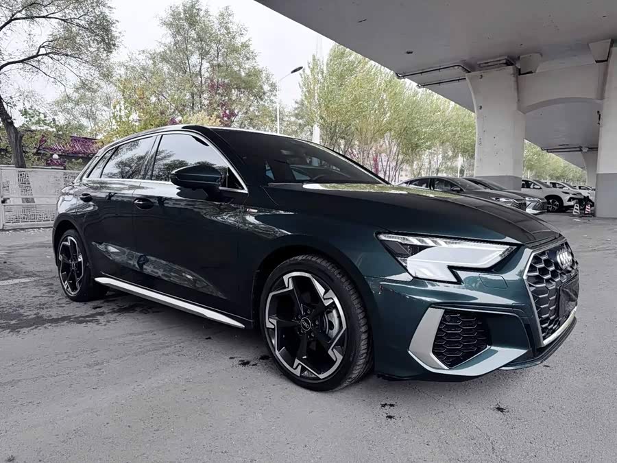 Audi A3 2024 Sportback 35 TFSI Luxury Sport - zdjęcie 3