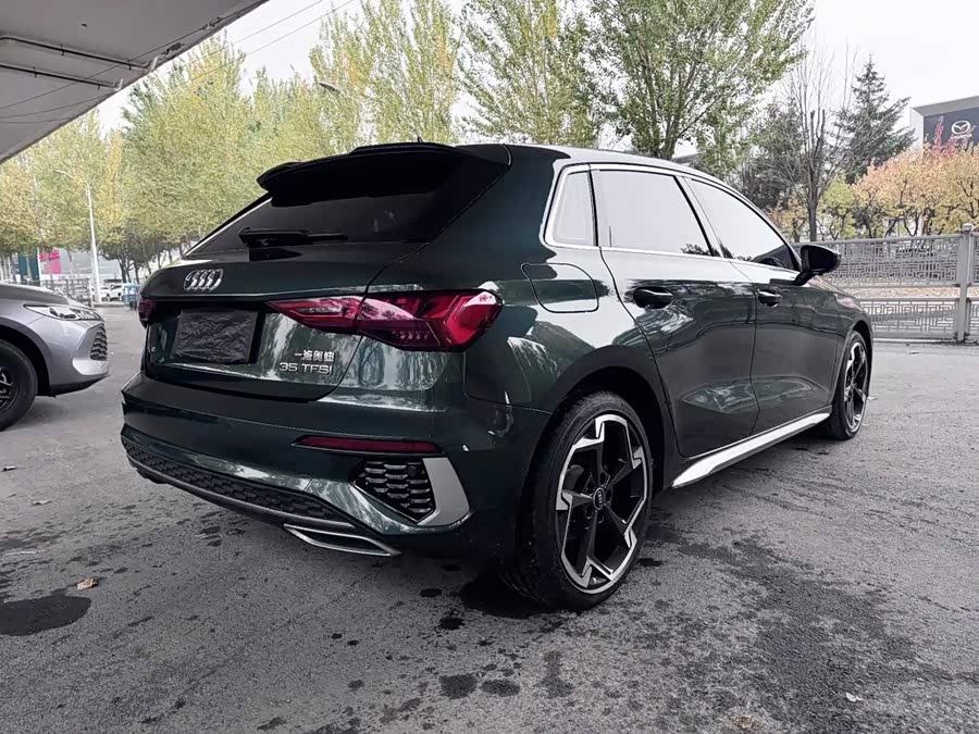 Audi A3 2024 Sportback 35 TFSI Luxury Sport - zdjęcie 4