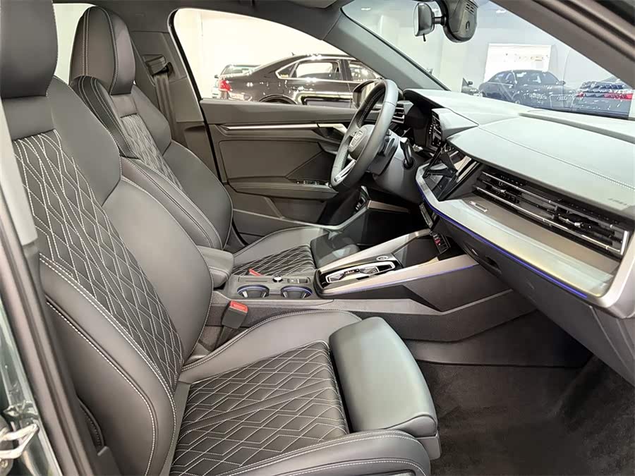 Audi A3 2026 Sportback 35TFSI Flying Honor - zdjęcie 11
