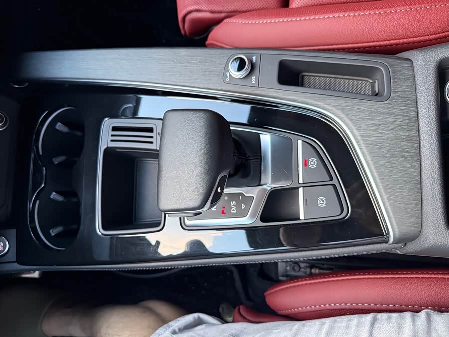 Audi A4L 2023 40 TFSI Luxury Sport - zdjęcie 12