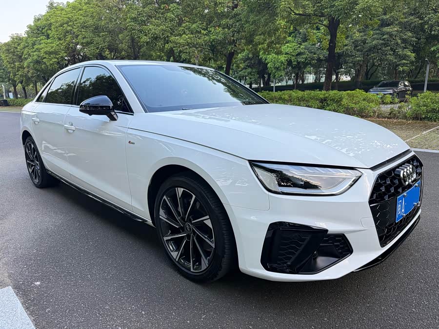 Audi A4L 2023 40 TFSI Luxury Sport - zdjęcie 3