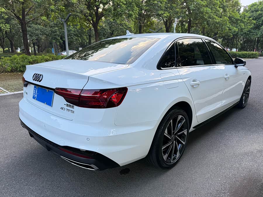 Audi A4L 2023 40 TFSI Luxury Sport - zdjęcie 4