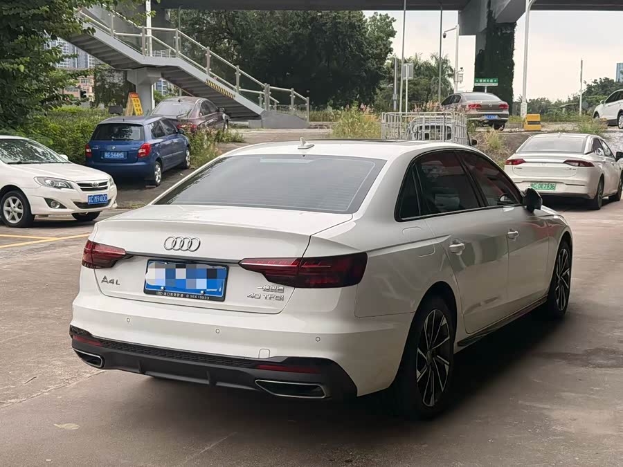Audi A4L 2023 40 TFSI Luxury Sport - zdjęcie 6