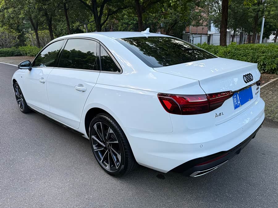 Audi A4L 2023 40 TFSI Luxury Sport - zdjęcie 6