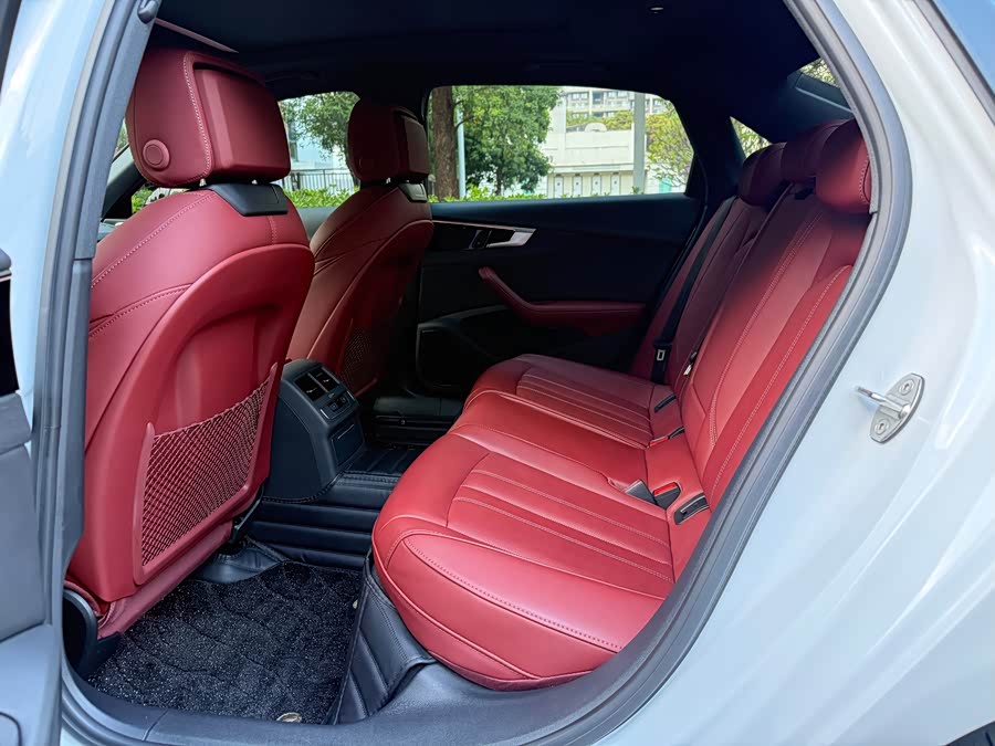 Audi A4L 2023 40 TFSI Luxury Sport - zdjęcie 10