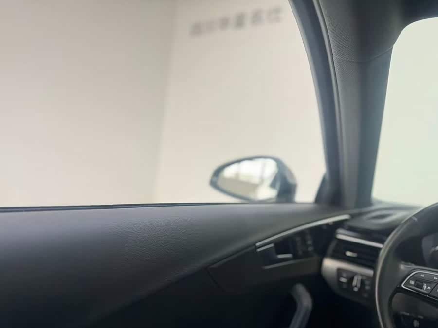 Audi A4L 2023 40 TFSI quattro Luxury Sport - zdjęcie 15