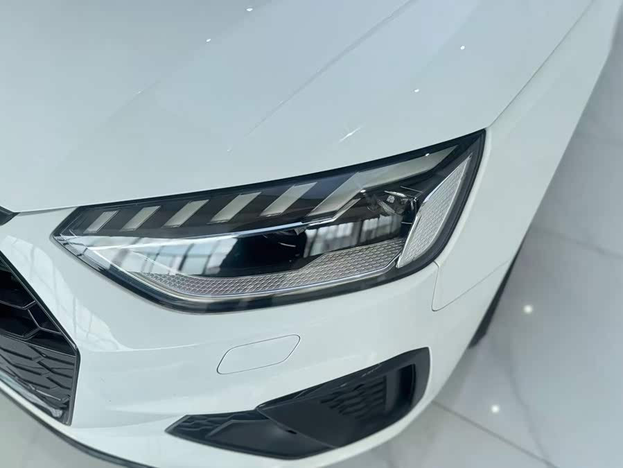 Audi A4L 2023 40 TFSI quattro Luxury Sport - zdjęcie 16