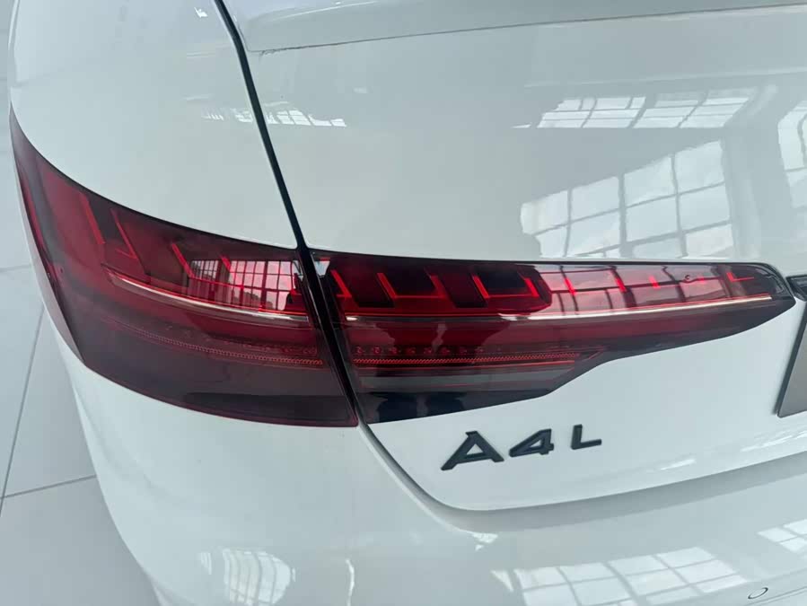 Audi A4L 2023 40 TFSI quattro Luxury Sport - zdjęcie 17