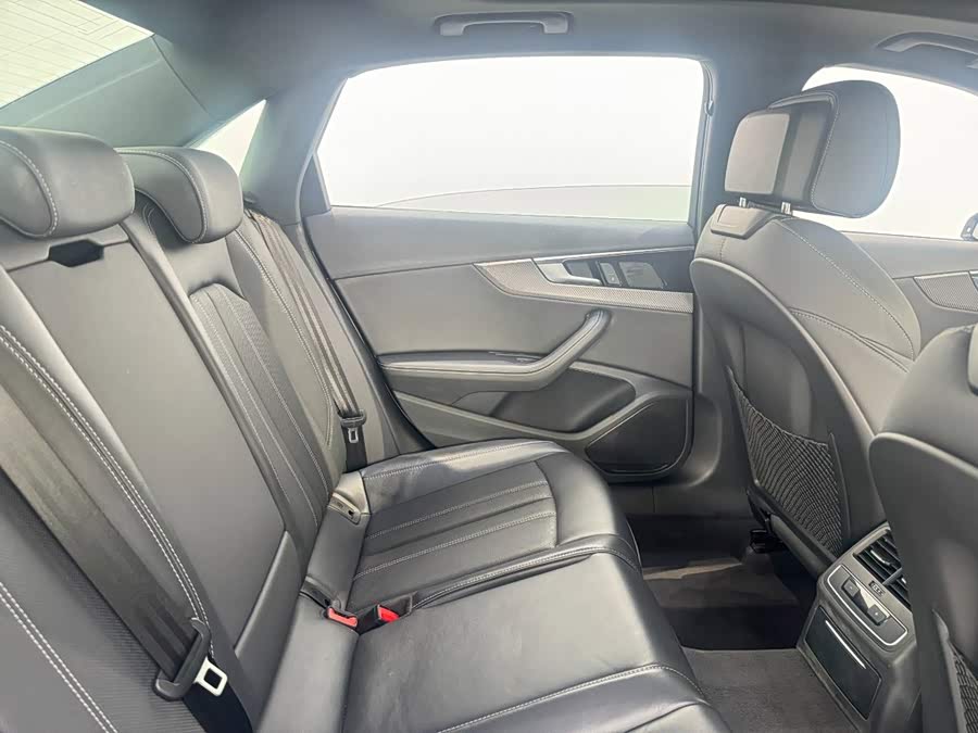 Audi A4L 2023 40 TFSI quattro Luxury Sport - zdjęcie 8