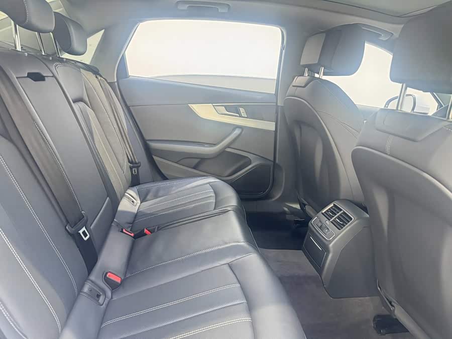Audi A4L 2024 40 TFSI Fashion Sport - zdjęcie 8