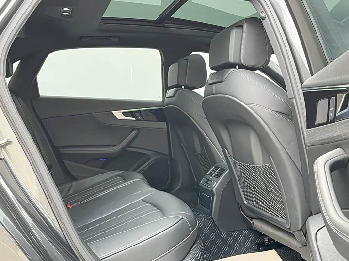 Audi A4L 2024 40 TFSI Luxury Dynamic Edition - zdjęcie 16